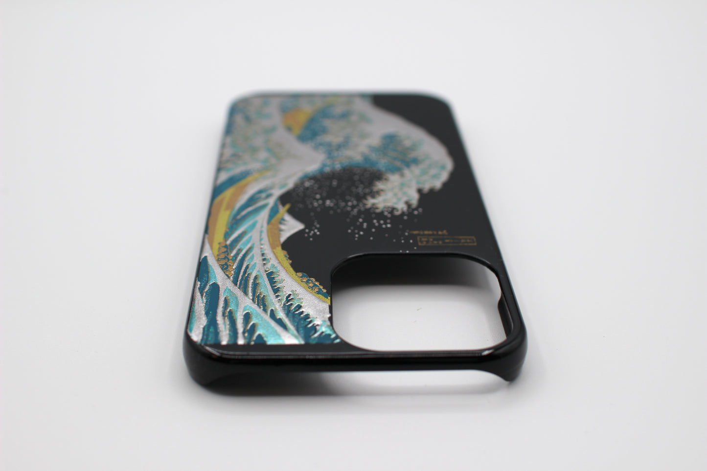 iPhone 17 / 17 Pro / 17 Pro Max Case Japanese Lacquerware– Namiura Fuji Great Wave Pattern, Handcrafted Urushi Phone Case, Made in Japan